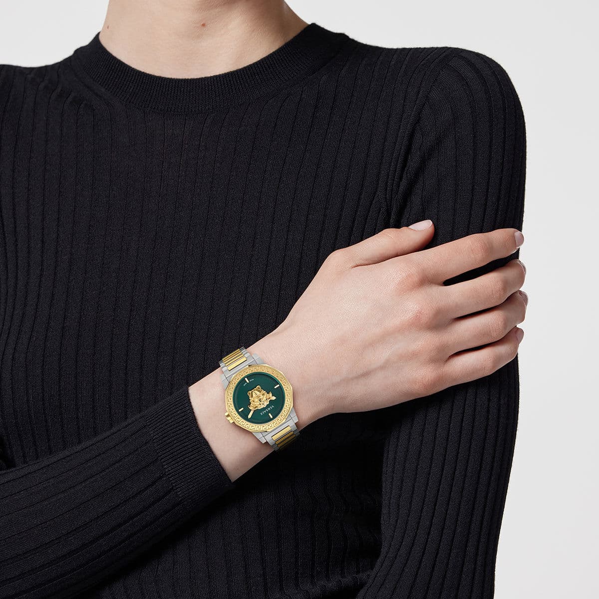 Versace Женски Часовник VRSCVE7B00323 4